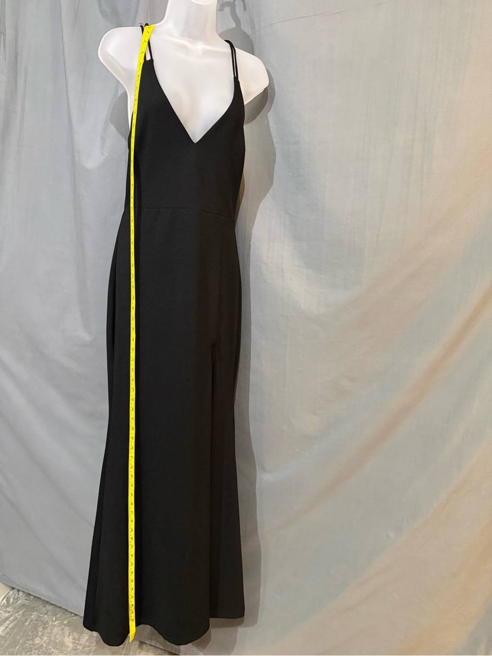 Lulus Black Maxi Dress. Spaghetti Straps Crossed Back Size M